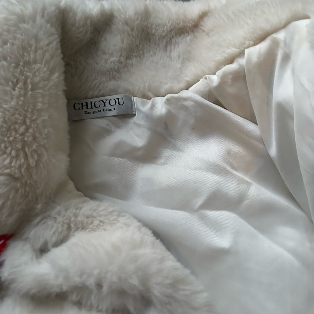 - Furry jacket - Picture 2 of 5